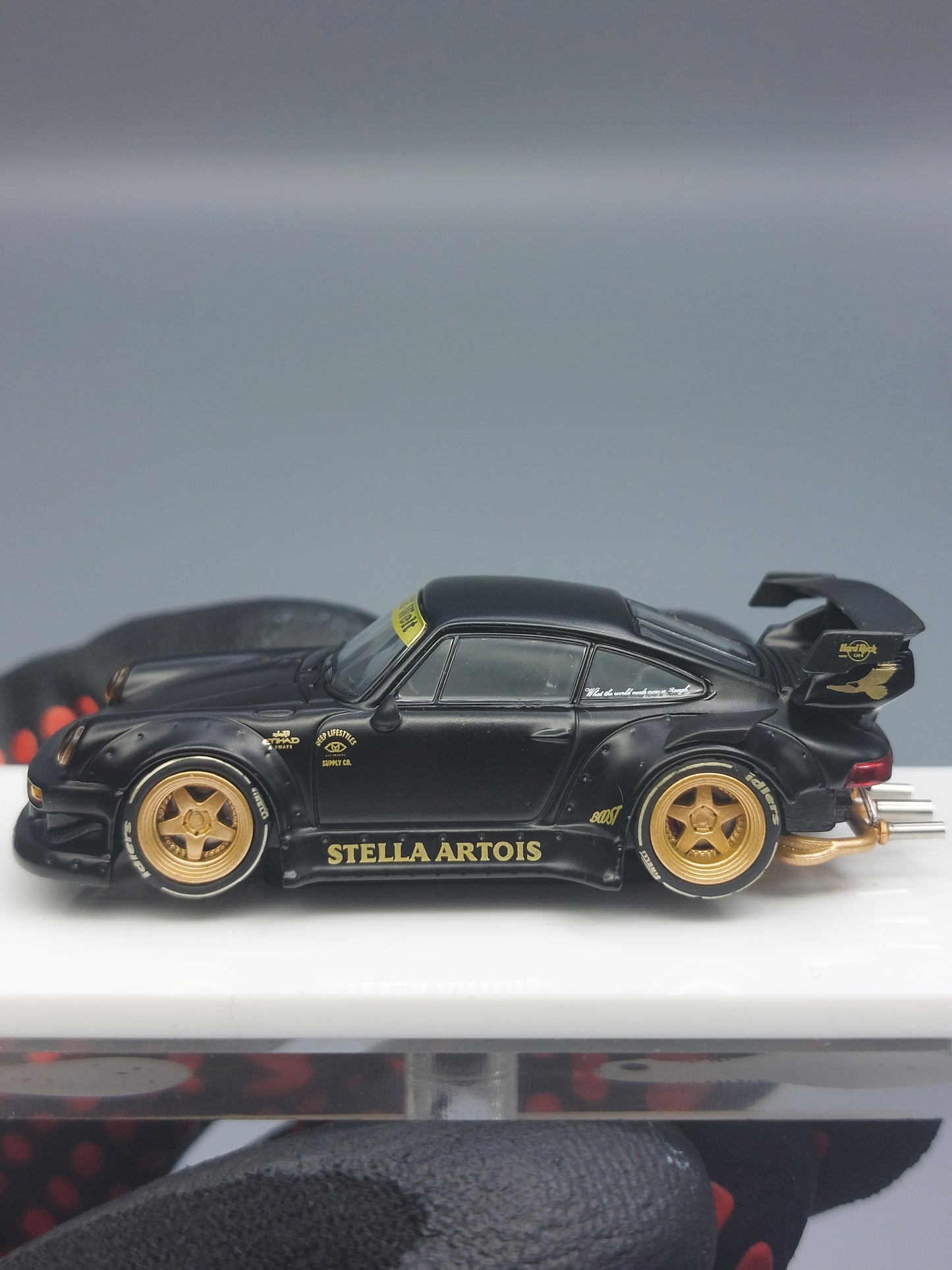 STAR MODEL - PORSCHE 930 RWB LIMITADO A 499 UNDS