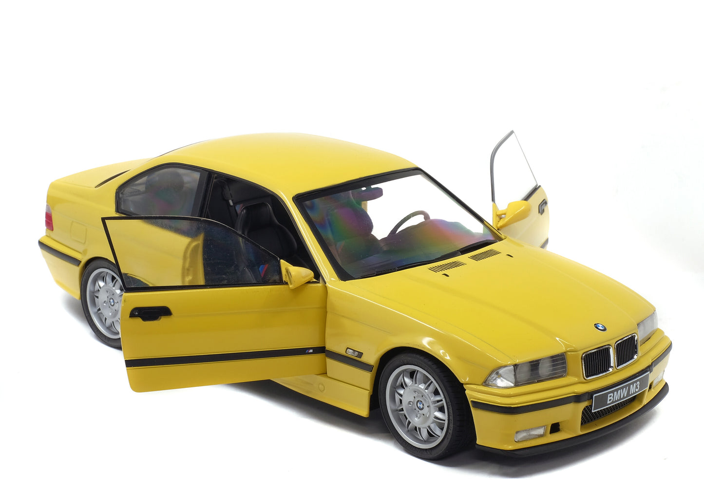 SOLIDO BMW E36 COUPÉ M3 – JAUNE DAKAR – 1994 - 1/18