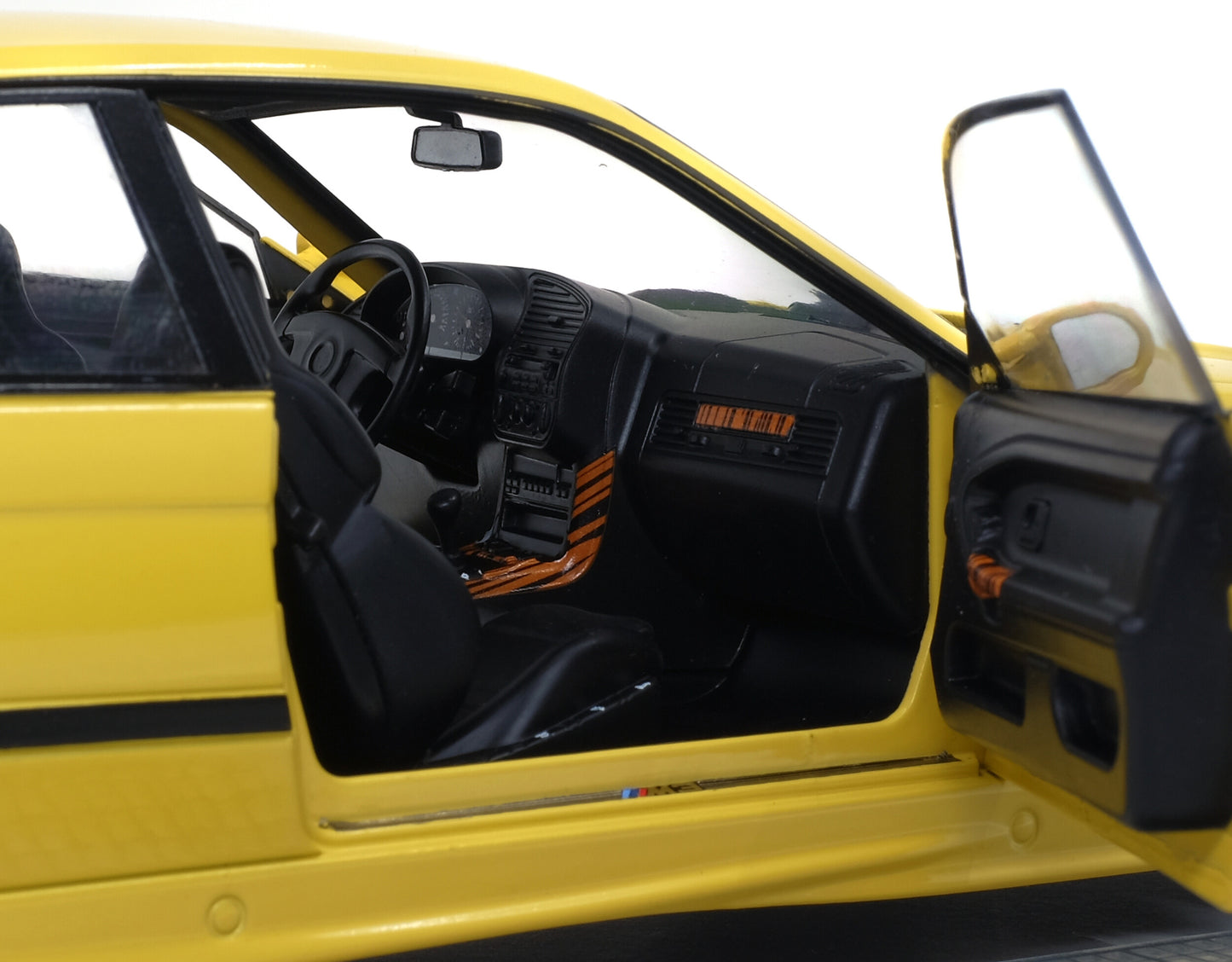 SOLIDO BMW E36 COUPÉ M3 – JAUNE DAKAR – 1994 - 1/18