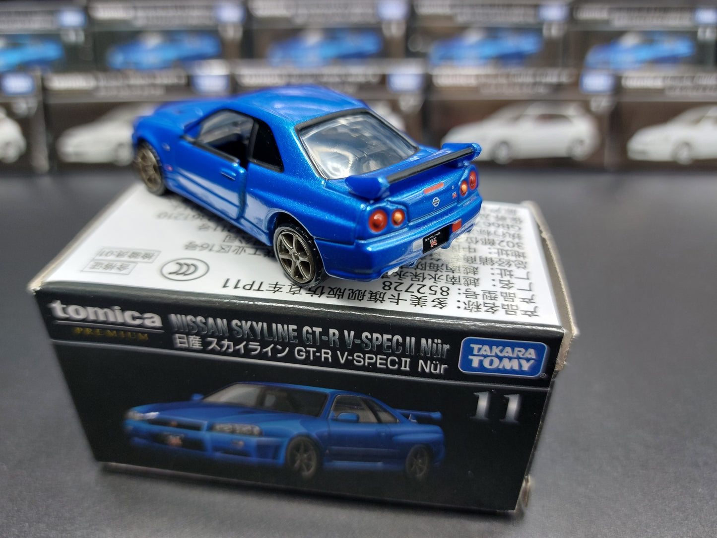 TOMICA PREMIUM NISSAN SKYLINE GTR R34