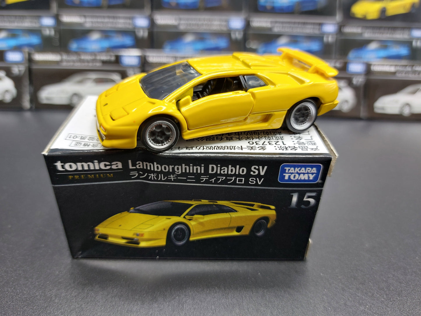 TOMICA PREMIUM LAMBORGHINI DIABLO