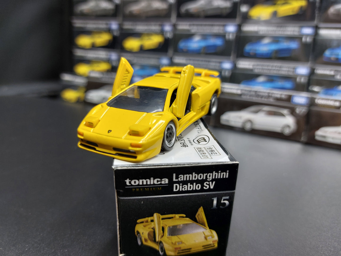 TOMICA PREMIUM LAMBORGHINI DIABLO